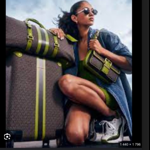 MICHAEL KORS TRAVEL SET Stripe Signature Logo Suitcase and Weekender - Picture 2 of 16